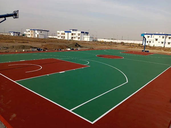 أرضيات الملاعب المطاطية والأكريليك (Rubber Acrylic Flooring): مميزات الأمان والأداء العالي